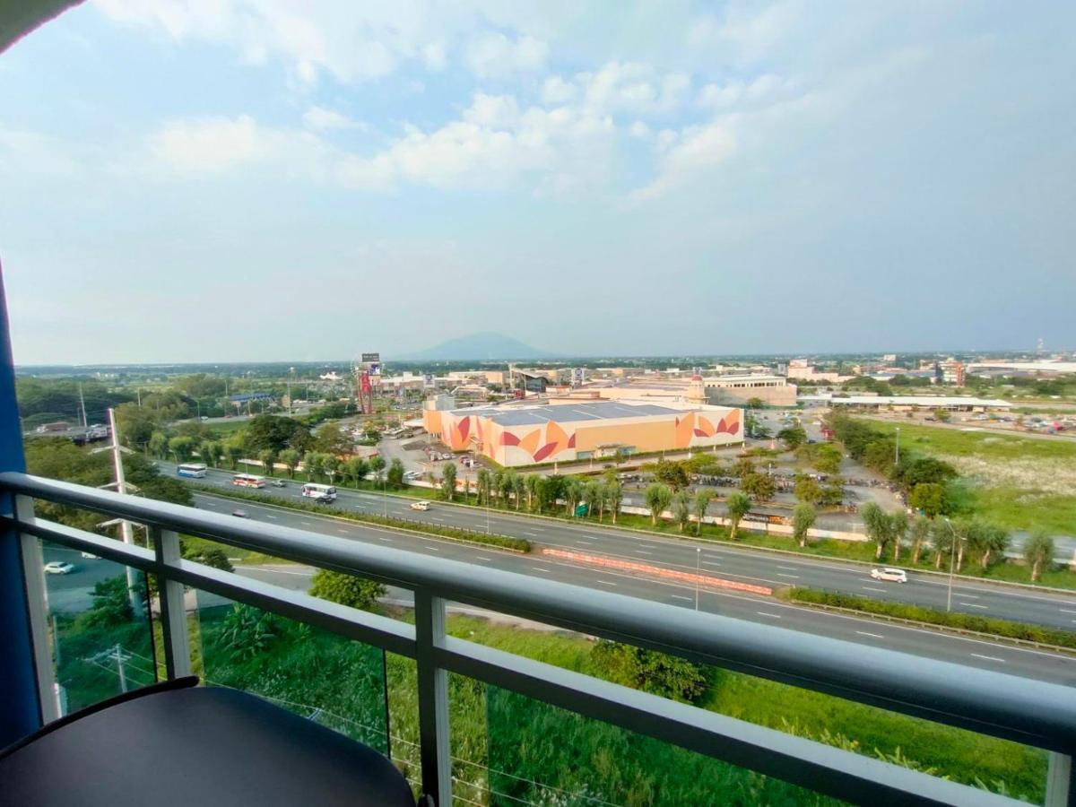 Aparthotel The Aces Crib At Azure North Pampanga Exterior foto
