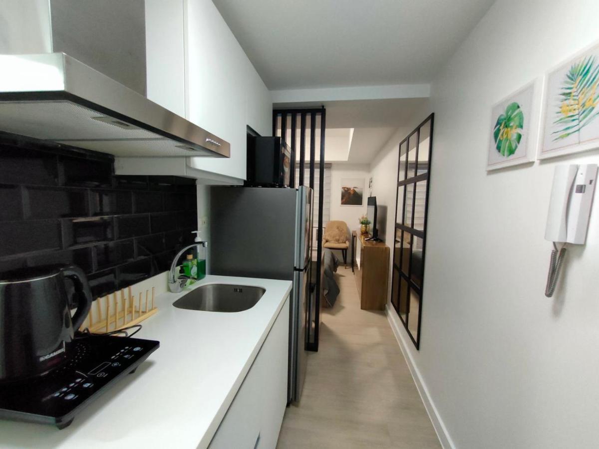 Aparthotel The Aces Crib At Azure North Pampanga Exterior foto
